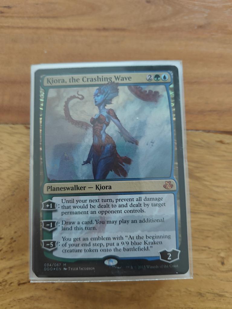 Kiora the crashing wave duel deck, Hobby en Vrije tijd, Verzamelkaartspellen | Magic the Gathering, Zo goed als nieuw, Speeldeck
