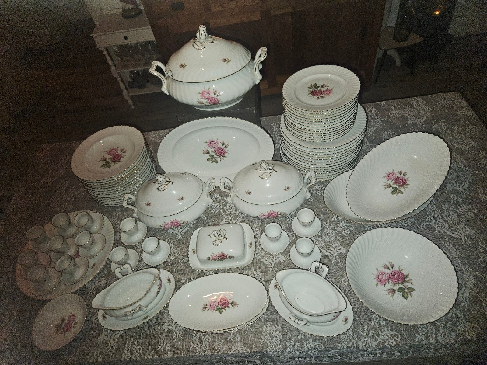 Groot Kaiser moose rose servies 14 persoons topgaaf!!, Ophalen