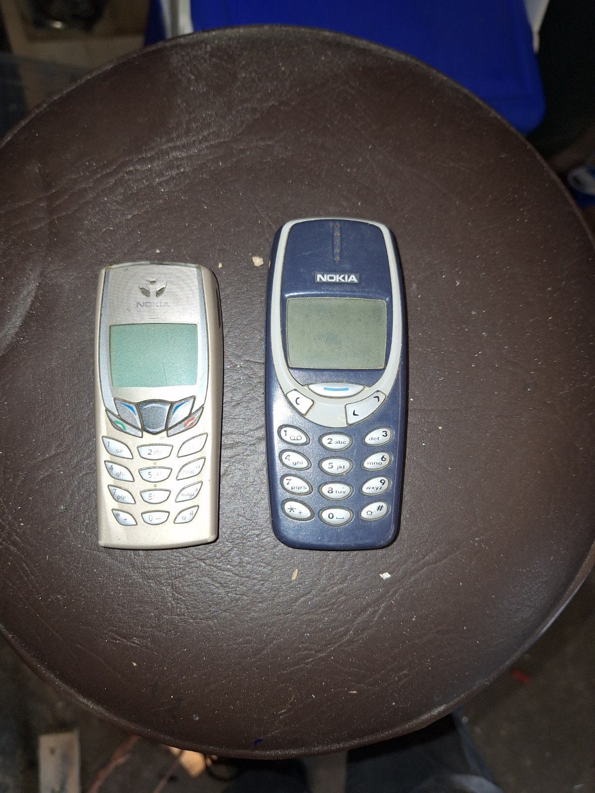 Twee klassieke Nokia telefoons - Vintage mobiele telefoons, Ophalen, Gebruikt, Overige kleuren, Geen camera