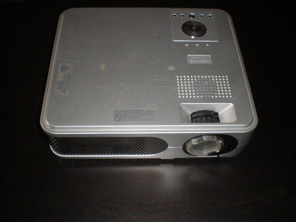 TOSHIBA (prof.) beamer TLP-XD2000, Ophalen, Toshiba, LED, Zo goed als nieuw