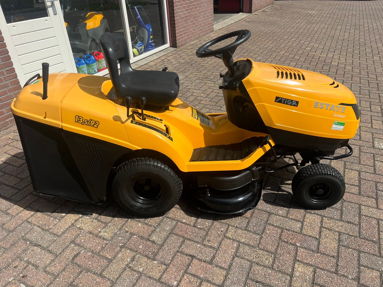Zitmaaier Stiga Estate Senator 92cm met vangbak en mulchplug, Ophalen, Cirkelmaaier, Gebruikt, Benzine-grasmaaier