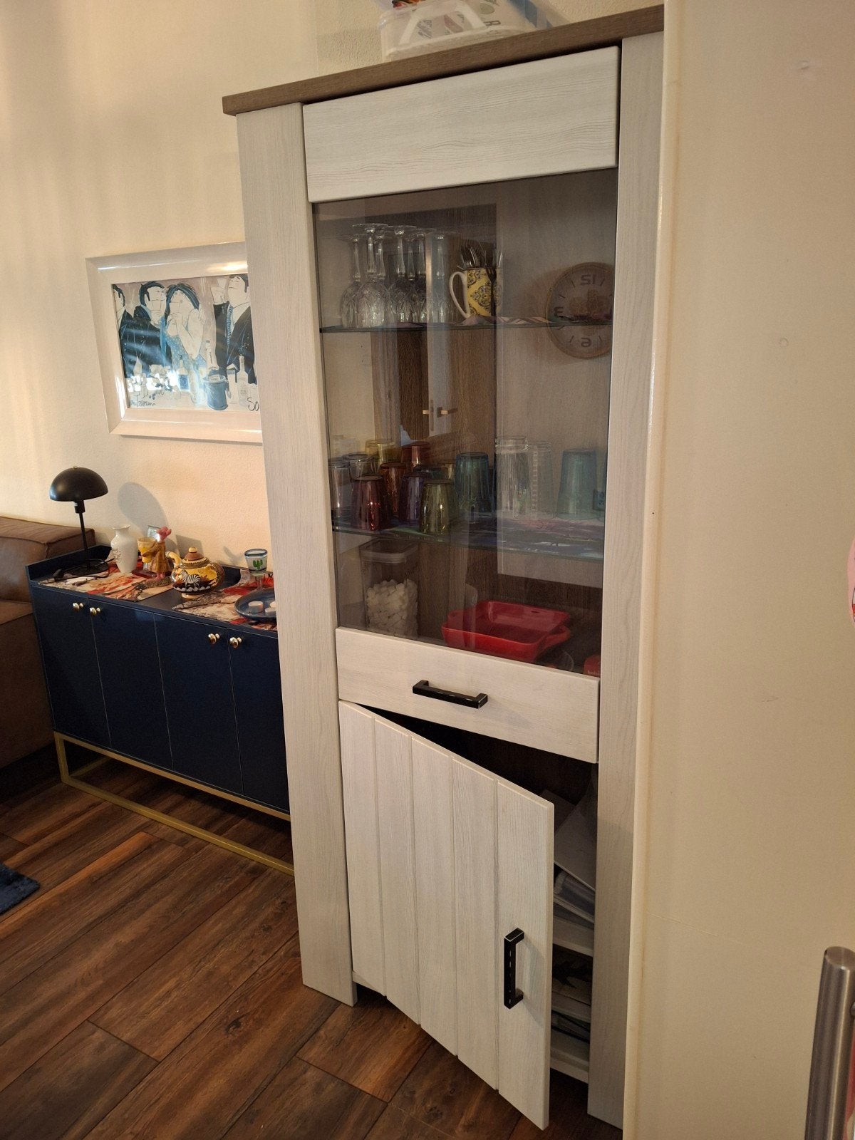 MODERNE RUIME VITRINEKAST, Ophalen, Met deur(en), 50 tot 100 cm, Zo goed als nieuw