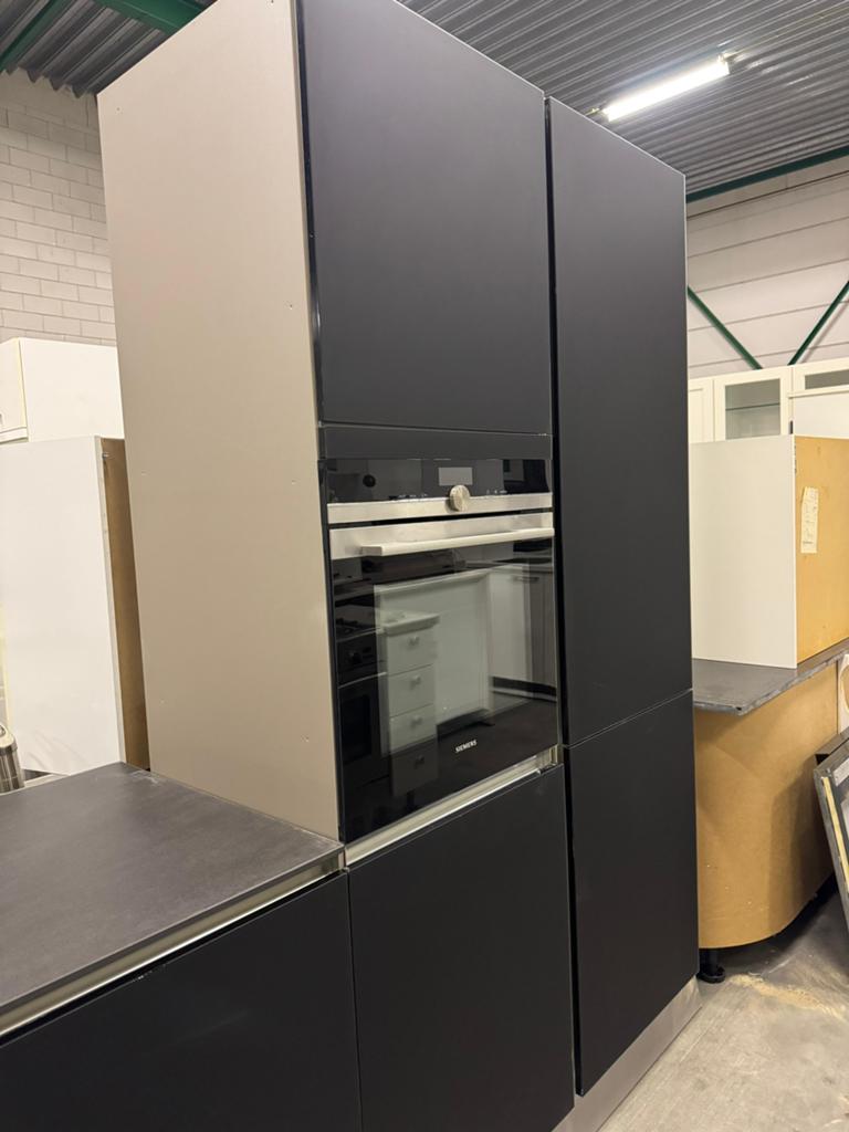 Nette Rechte Keuken Mat Zwart + Apparatuur + GEDEMONTEERD, Huis en Inrichting, Keuken | Complete keukens, Zwart, Enkelwandige keuken