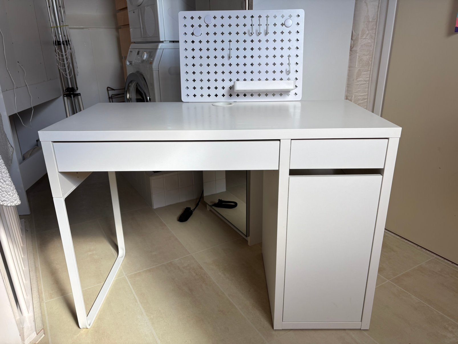 Ikea bureau, bureaustoel en ophangsysteem, Huis en Inrichting, Bureaus, Gebruikt, Hout, Ophalen of Verzenden, IKEA