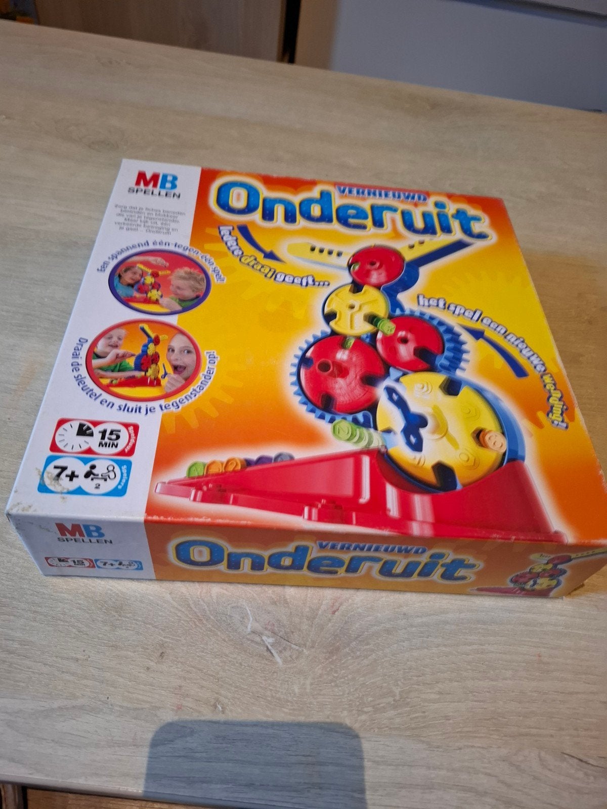 Onderuit bordspel van MB Spellen - Vernieuwd, Een of twee spelers, Ophalen of Verzenden, Hasbro European Services, 4 The Square, Stockley Park, Uxbridge, Middlesex, UB11 1ET, UK