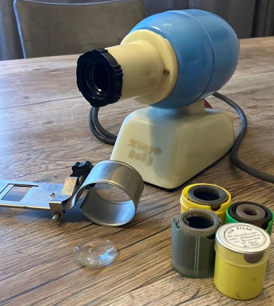 Kinga baby toverlantaarn projector met filmpjes, Antiek en Kunst, Ophalen of Verzenden