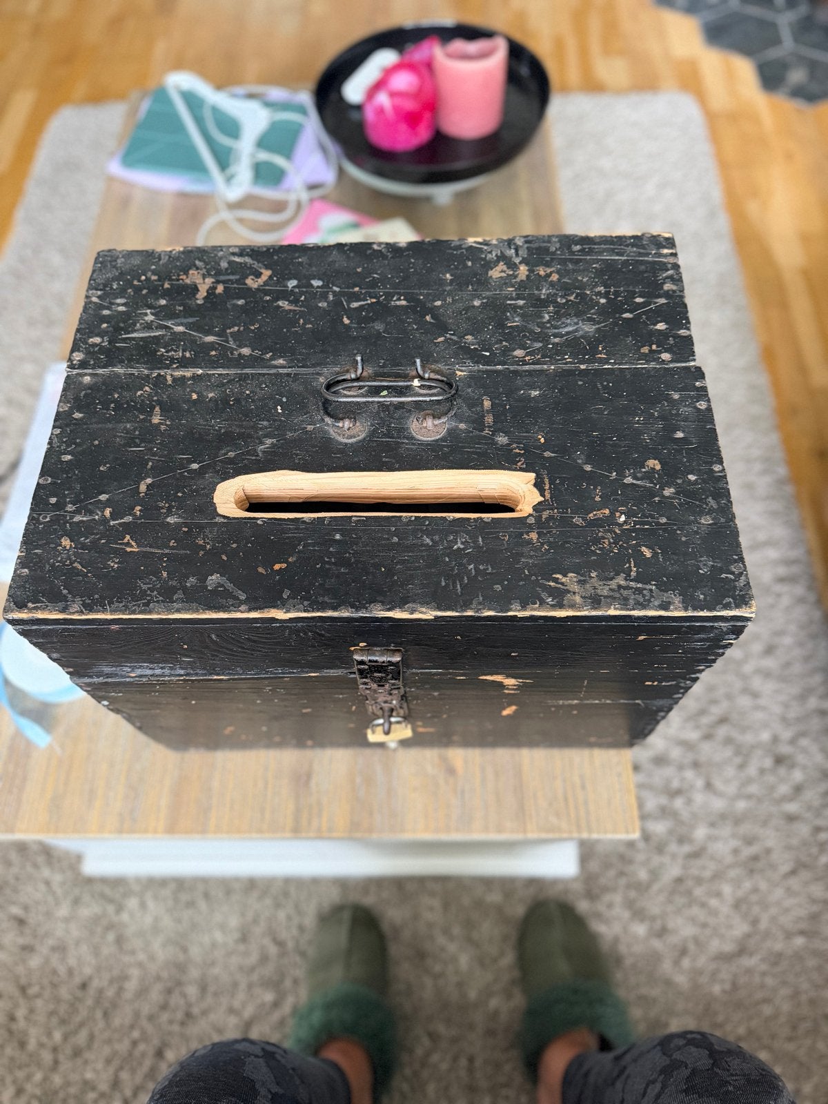 Houten kist met slot en handvat // Eveloppe kist, Ophalen, Gebruikt, Versiering, Geboorte of Huwelijk