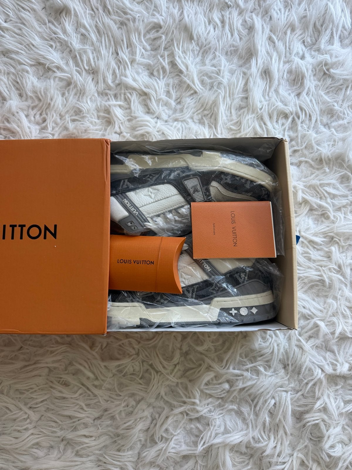 Louis Vuitton Trainers grijs, Ophalen of Verzenden, Zo goed als nieuw, Overige kleuren, Sneakers of Gympen