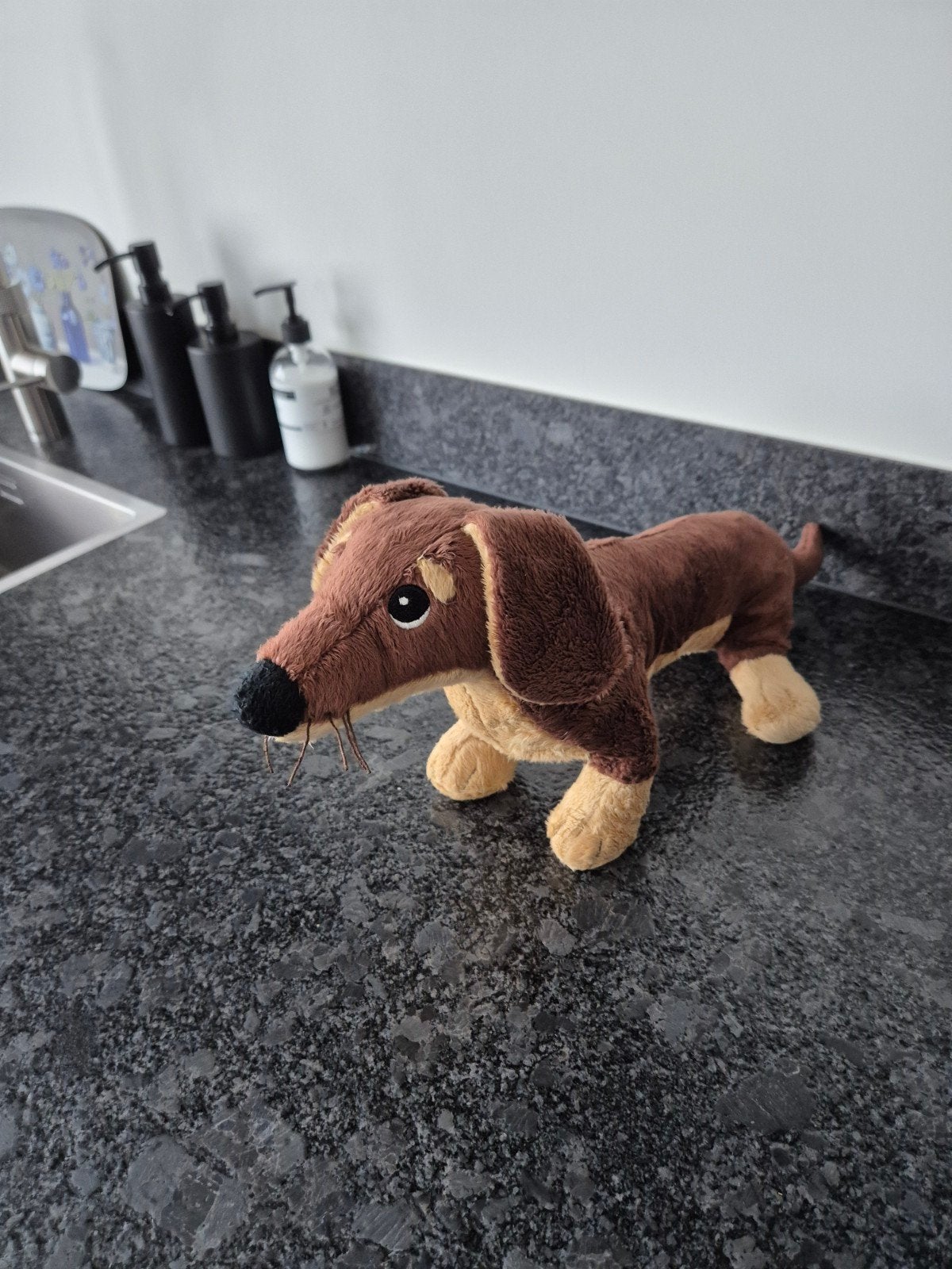 IKEA  - Knuffel Teckel Smaslug, Ophalen of Verzenden, Zo goed als nieuw, Overige typen