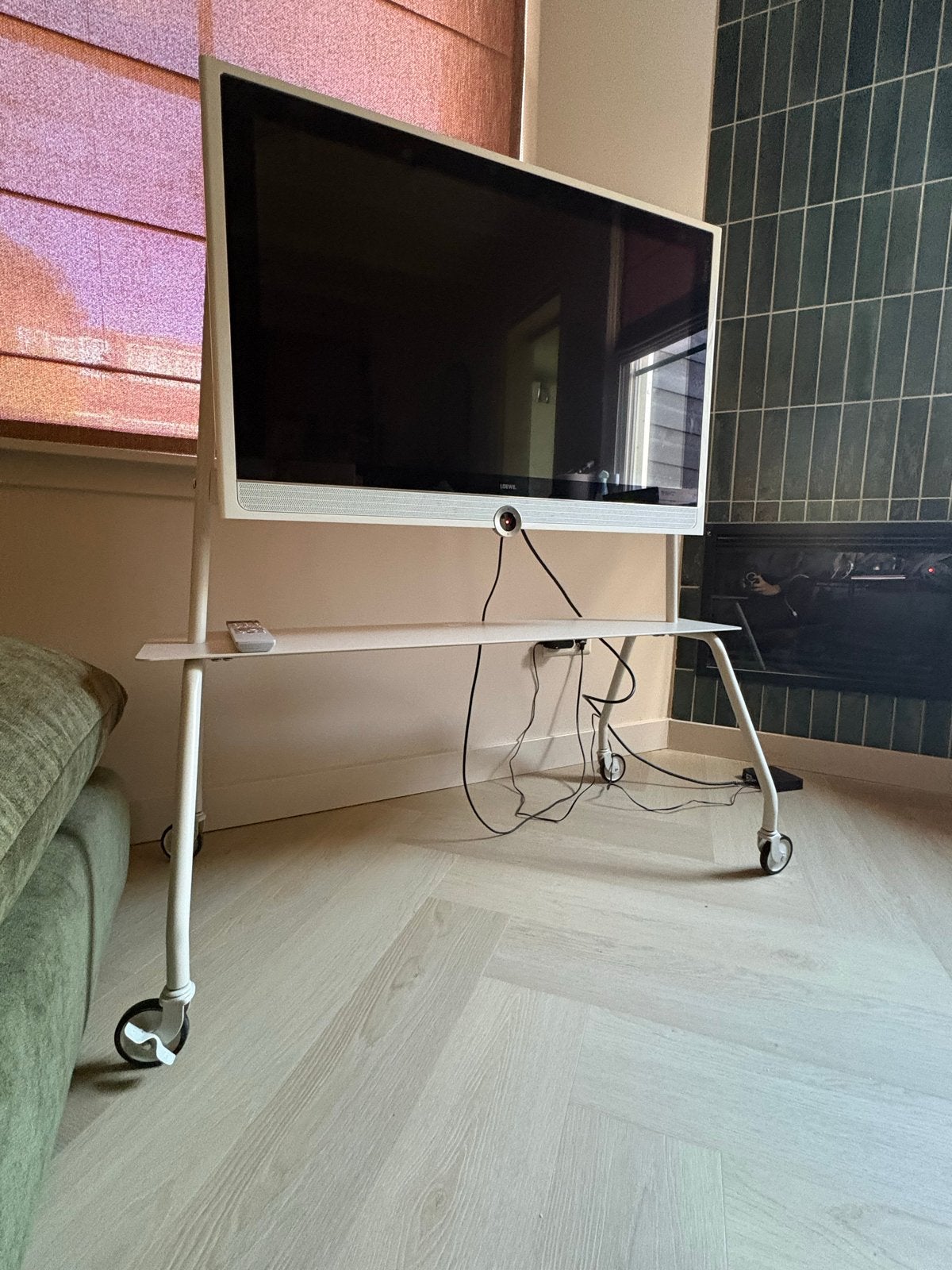 Loewe Connect 32 LED 100 Smart TV met JYSK standaard, Audio, Tv en Foto, Televisies, 80 tot 100 cm, Smart TV, Ophalen, Overige merken