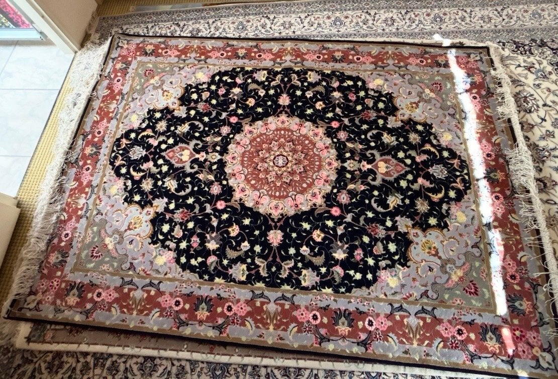 Handgeknoopt Perzisch tapijt Tabriz met zijde 200x150cm, Huis en Inrichting, Stoffering | Tapijten en Kleden, 100 tot 150 cm, Zwart