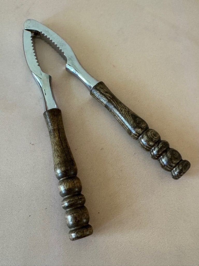 Vintage metalen notenkraker met houten handvatten in doos, Overige typen, Niet van toepassing op vintage artikelen zonder merkregistratie