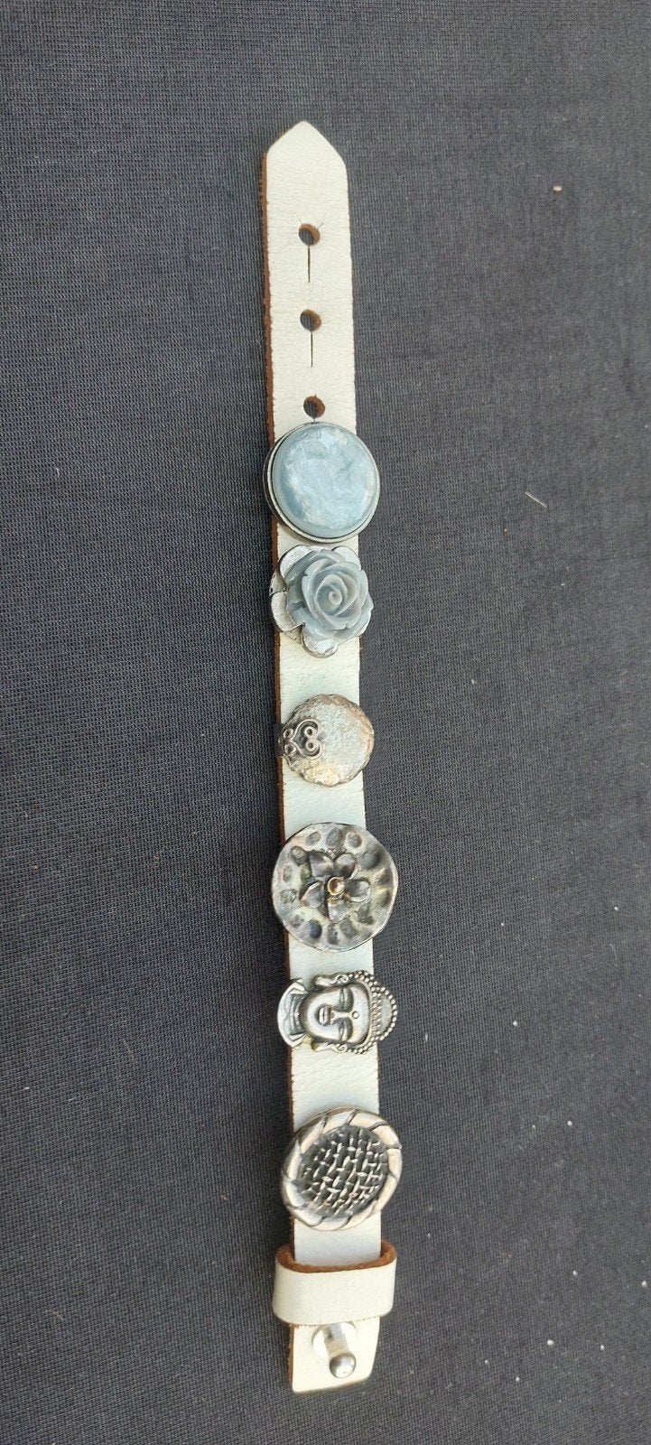 Leren Armband met Verwisselbare bedels- Lengte 22 cm, Gebruikt, Wit, Leer, Ophalen of Verzenden