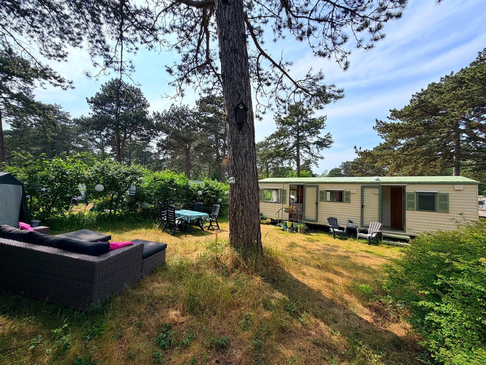 Ruime caravan op camping Bakkum, bijna alle weken vrij