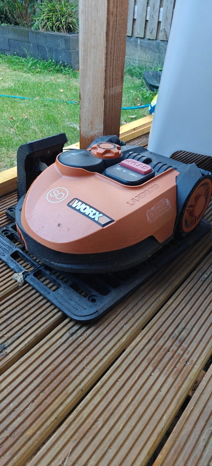 Worx Landroid WR165SI robotmaaier met begrenzingsdraad, Cirkelmaaier, Gebruikt, Mulchfunctie, Ophalen of Verzenden