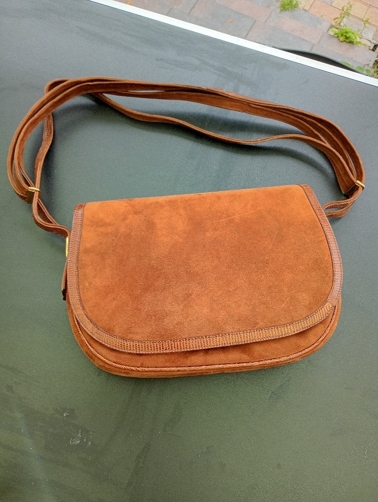 Vintage suède schoudertasje - Bruin, Ophalen of Verzenden, Zo goed als nieuw, Bruin, Schoudertasje