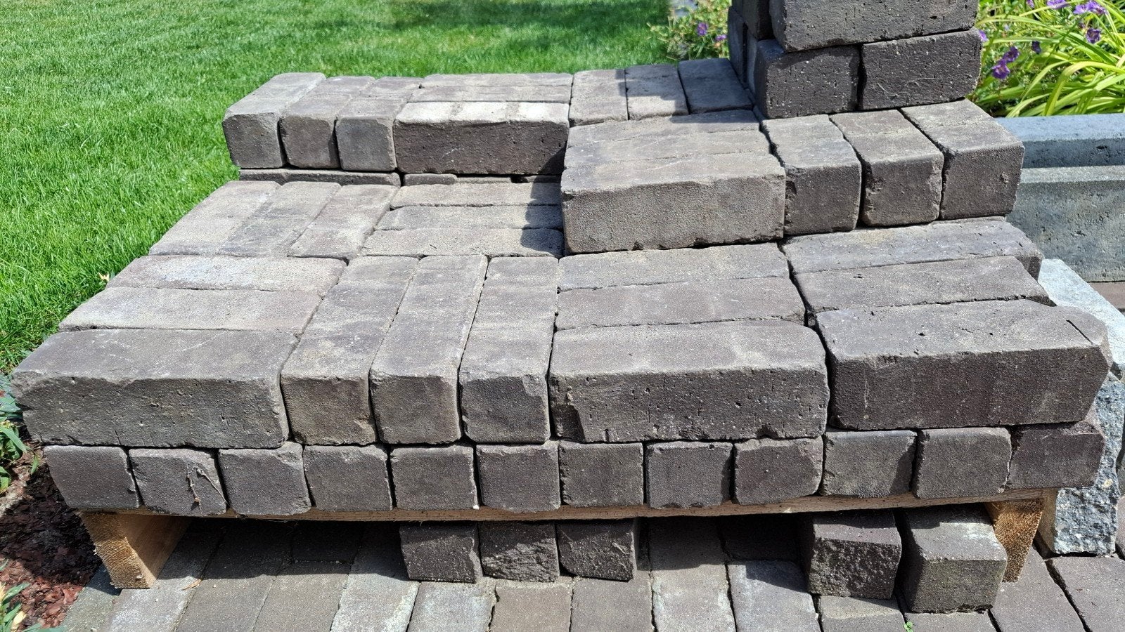 90 hele waaltjes en enkele losse stukken gratis af te halen, Ophalen, Gebruikt, Klinkers, Minder dan 5 m²