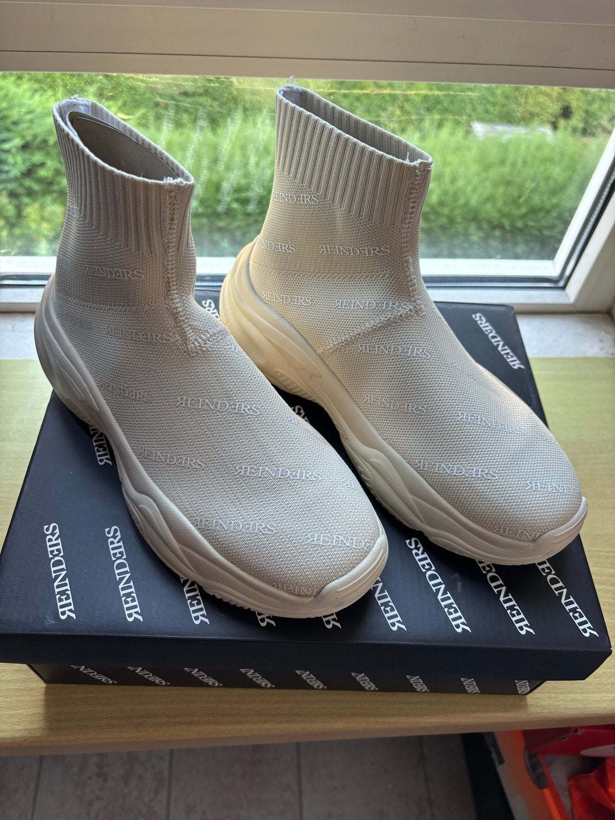 Nieuwe Reinders Shoes All Over Print - Maat 38, Beige, Nieuw, Ophalen of Verzenden, Sneakers of Gympen