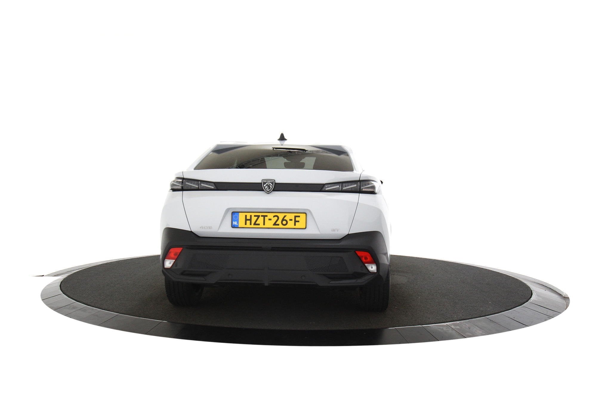 Peugeot 408 1.2 Hybrid 145 e-DCS6 GT, 136 pk, Gebruikt, Euro 6, Wit