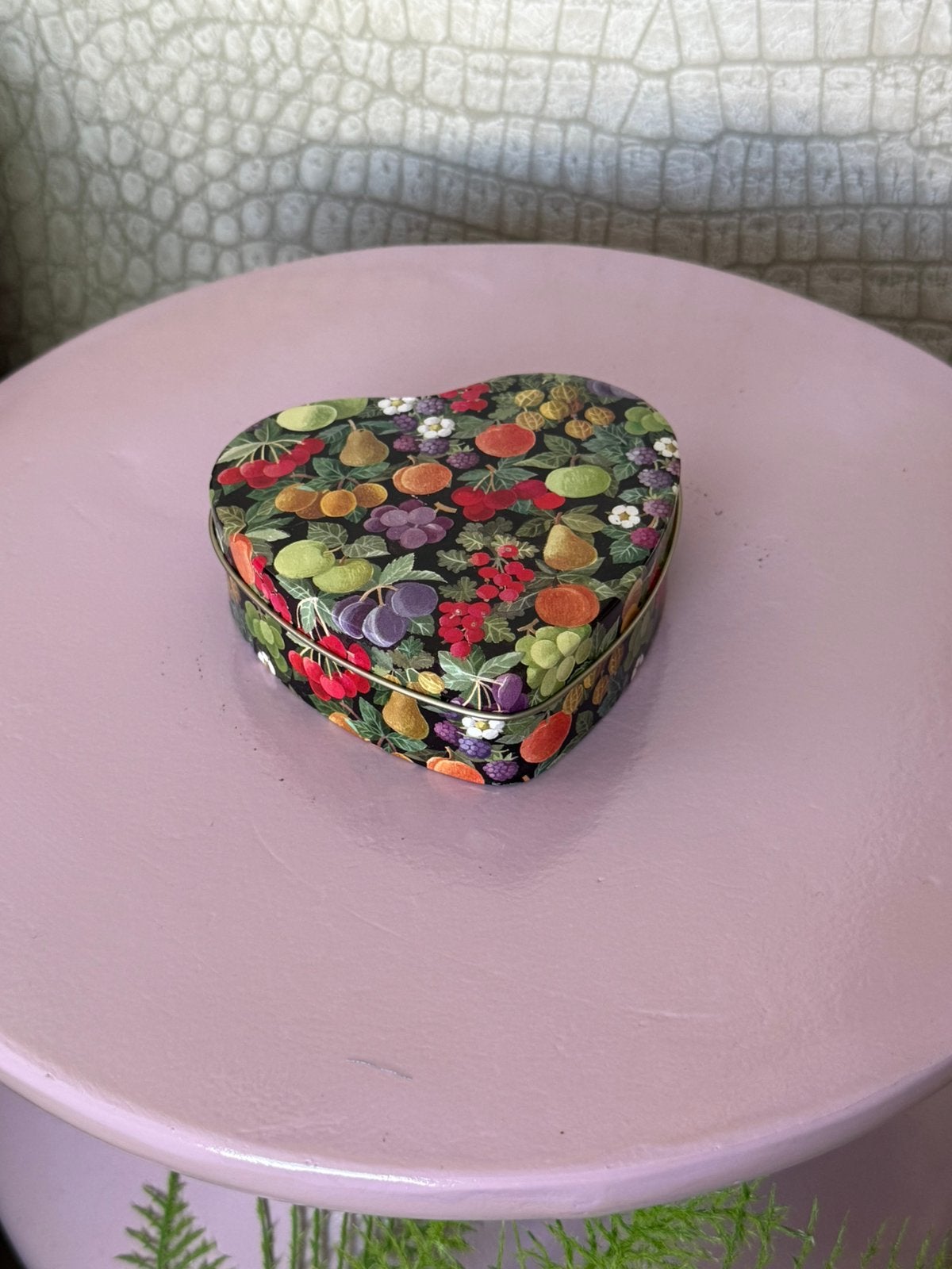 Hartvormig blikje met fruit print, Ophalen of Verzenden, Zo goed als nieuw, Overige