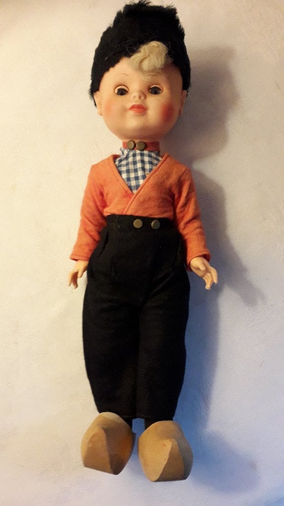 POP met boerenkostuum en klompjes, Verzamelen, Ophalen of Verzenden, Pop