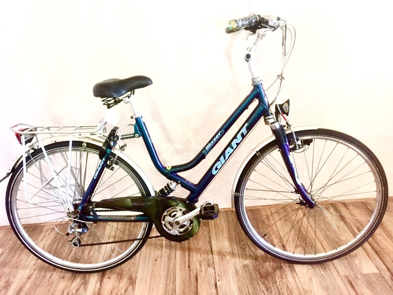Giant Damesfiets blauw met veren 28 inch, Fietsen en Brommers, Ophalen, Giant, Zo goed als nieuw, 50 tot 53 cm