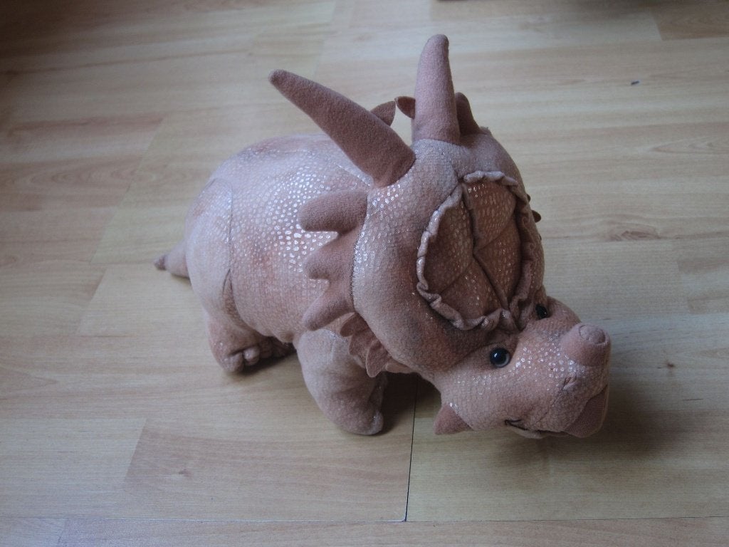 Mooie dinosaurus knuffel Triceratops - Nieuw, Kinderen en Baby's, Speelgoed | Knuffels en Pluche, Overige merken, Overige karakters