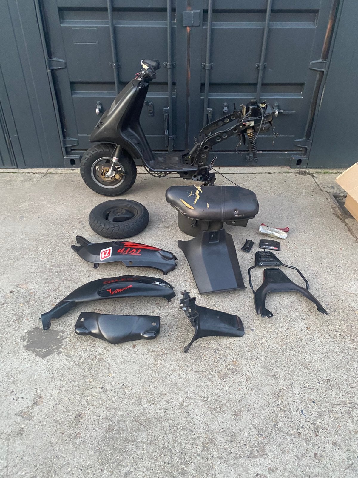 Piaggio Typhoon 125cc a1 frame compleet Duits, Fietsen en Brommers, Ophalen of Verzenden, Zo goed als nieuw, Tweetakt, Overige modellen