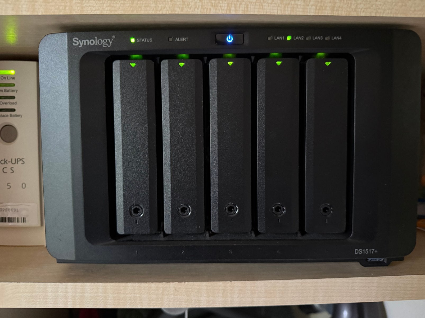 Synology DS1517+ NAS (8GB RAM) + 5x 2TB – In Originele Doos!, Computers en Software, Ophalen of Verzenden, Zo goed als nieuw