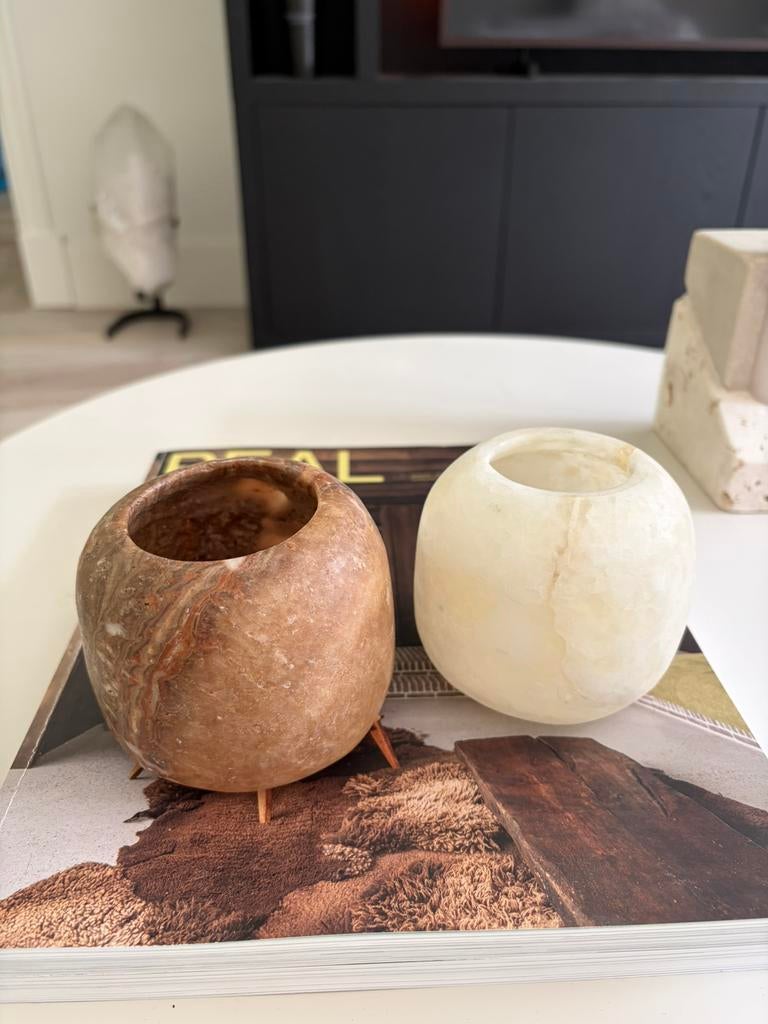 Set van 2 prachtige alabaster windlichten donker en licht, Huis en Inrichting, Ophalen of Verzenden, Nieuw, Overige materialen