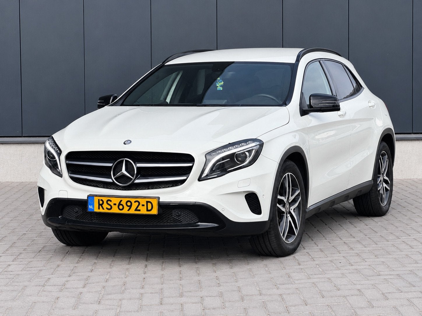 Mercedes-Benz GLA-klasse 180 d Prestige Xenon Led, Auto's, Gebruikt, 4 cilinders, Wit, Diesel