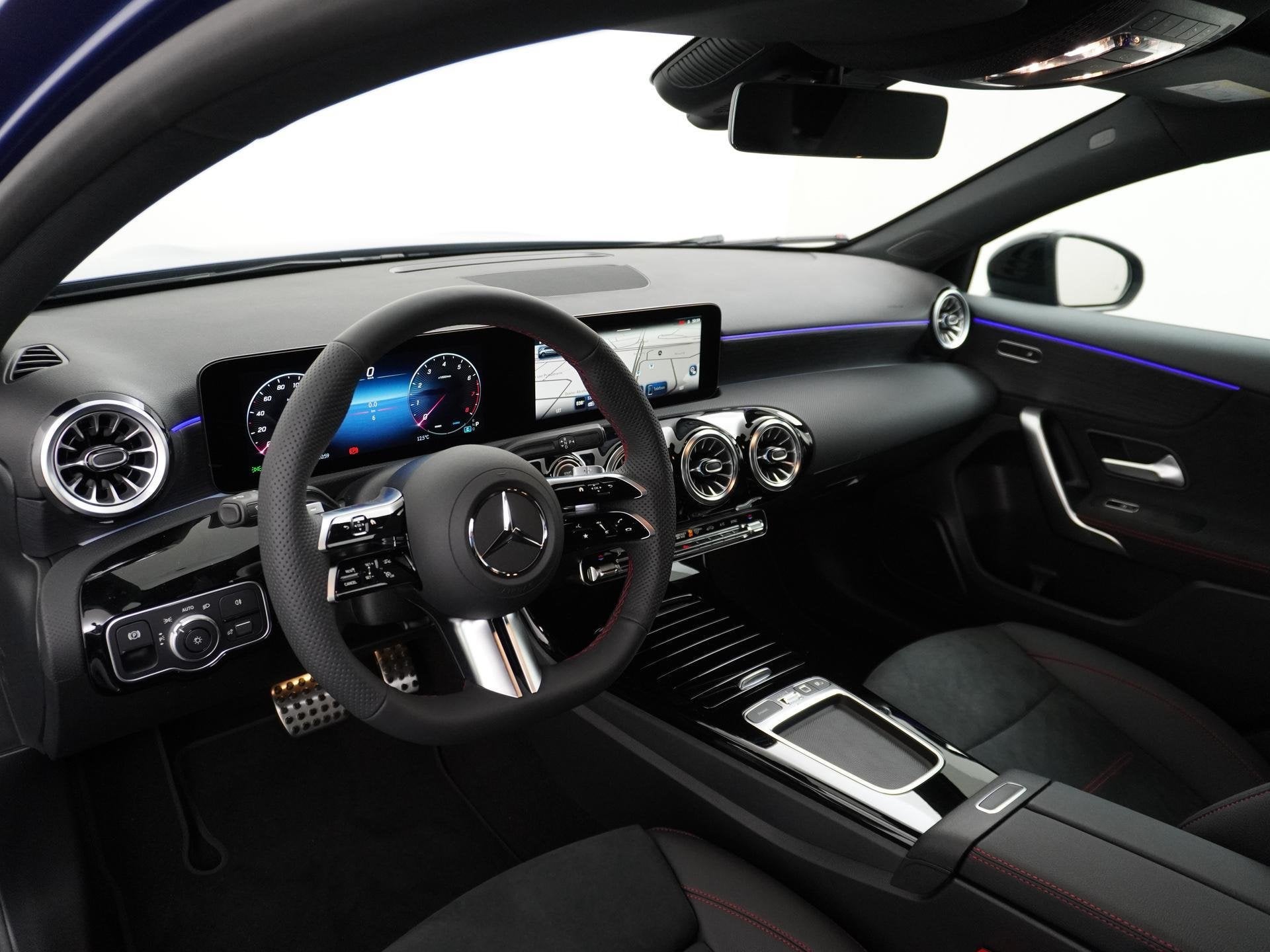 Mercedes-Benz A-klasse 180 AMG Star Edition | 360° Camera |, 136 pk, Gebruikt, 4 cilinders, Origineel Nederlands