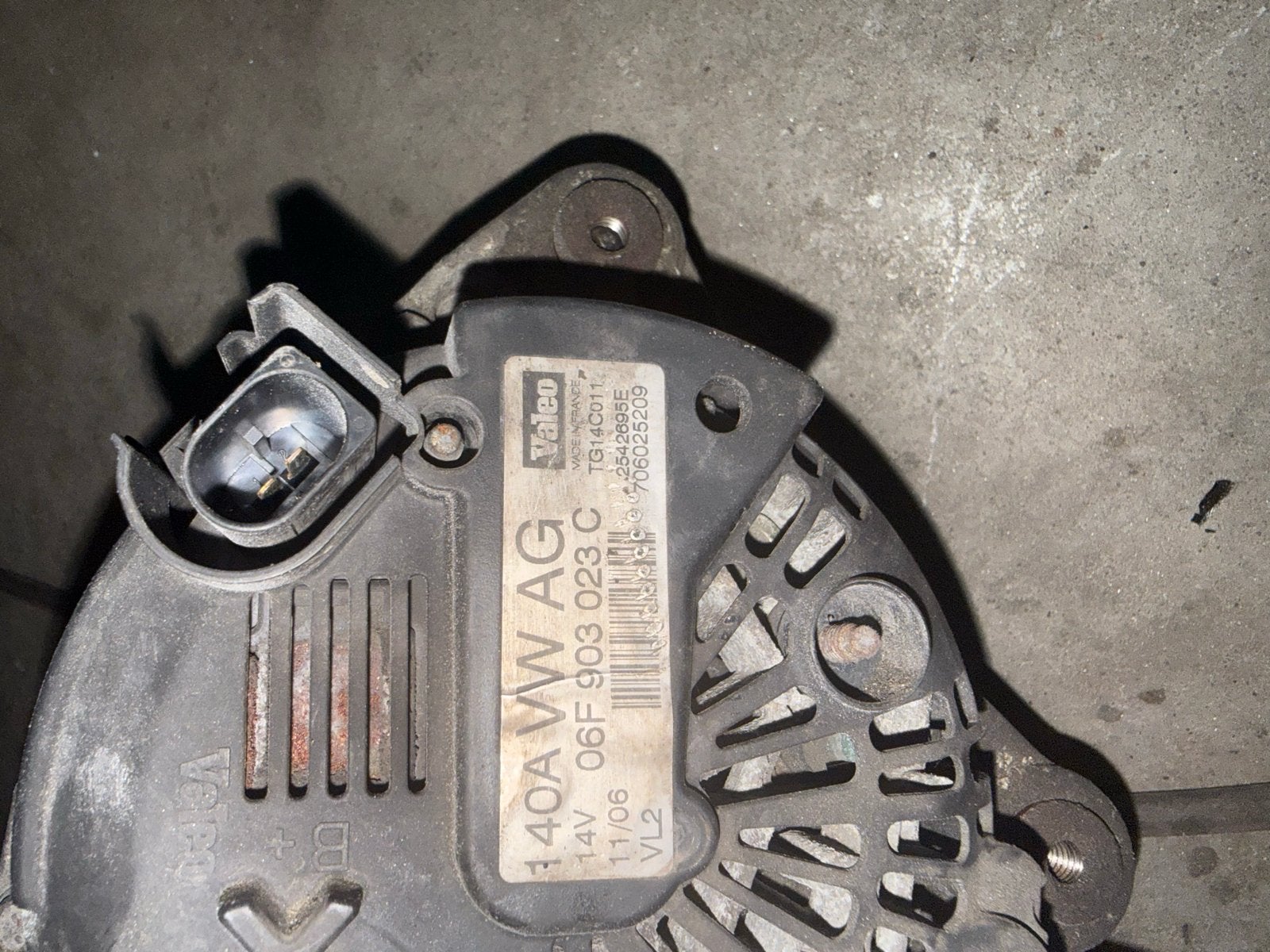 Valeo Dynamo 140A VW AG 06F 903 023 C R32 BUB, Ophalen of Verzenden, Gebruikt, Volkswagen