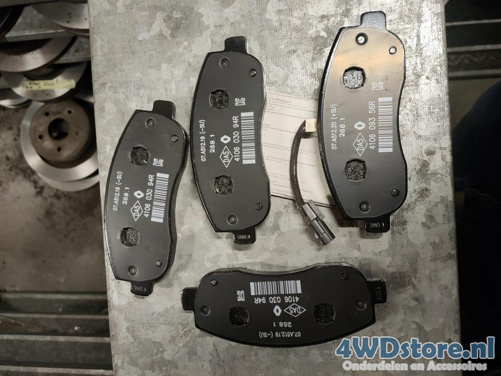 Nissan NV400 Remblokset Vooras 4106000Q2K, -, -, Nieuw, Ophalen of Verzenden