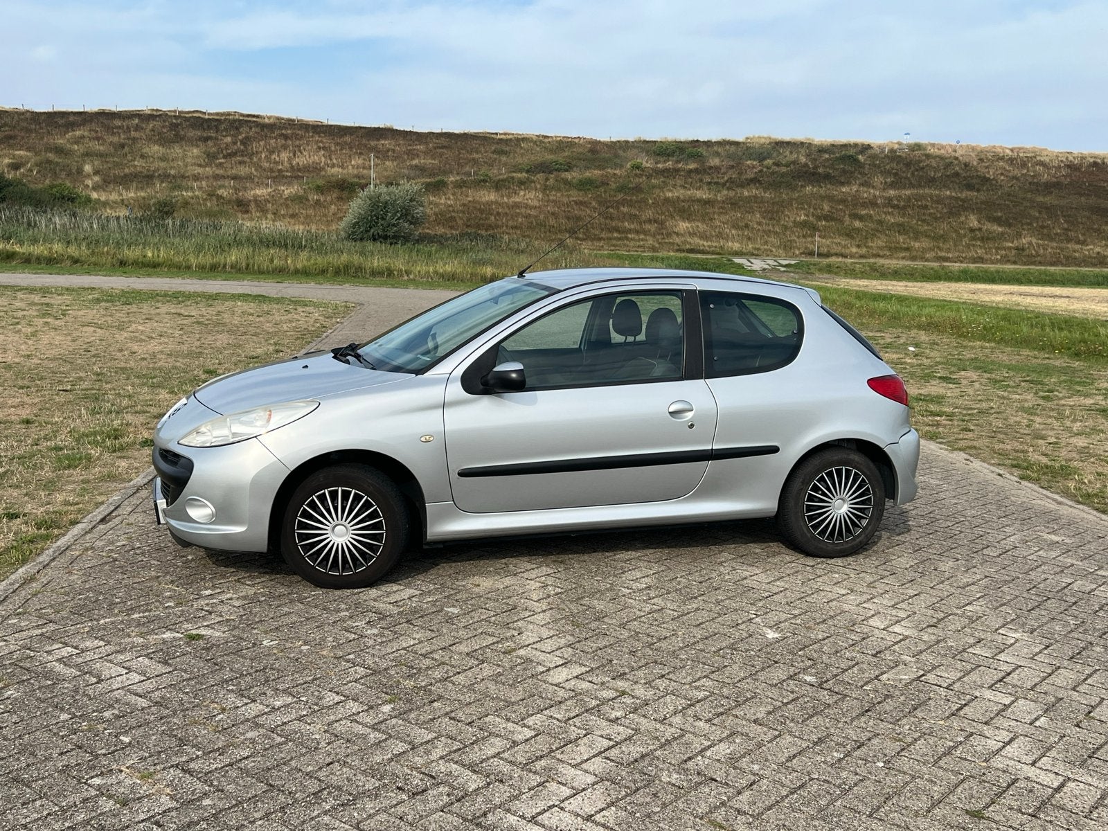Peugeot 206+ 1.4 3D 2010 Grijs, Auto's, Voorwielaandrijving, 206+, 916 kg, 4 cilinders