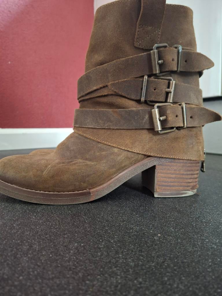 Enkellaarsjes suède met buckles, Kleding | Dames, Schoenen, Bruin, Lage of Enkellaarzen, Ophalen of Verzenden, Zo goed als nieuw