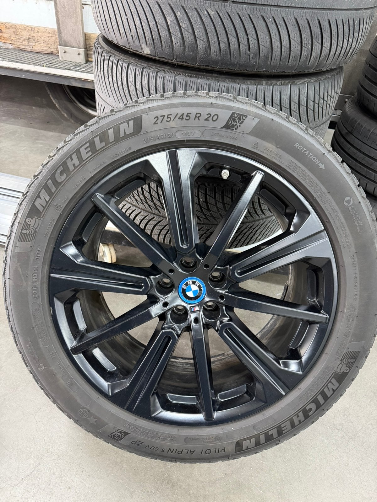 BMW X5 G05 en X6 G06 M-Style 748 / 20 in. Met Winterbanden, Ophalen, 275 mm, Winterbanden, Band(en)