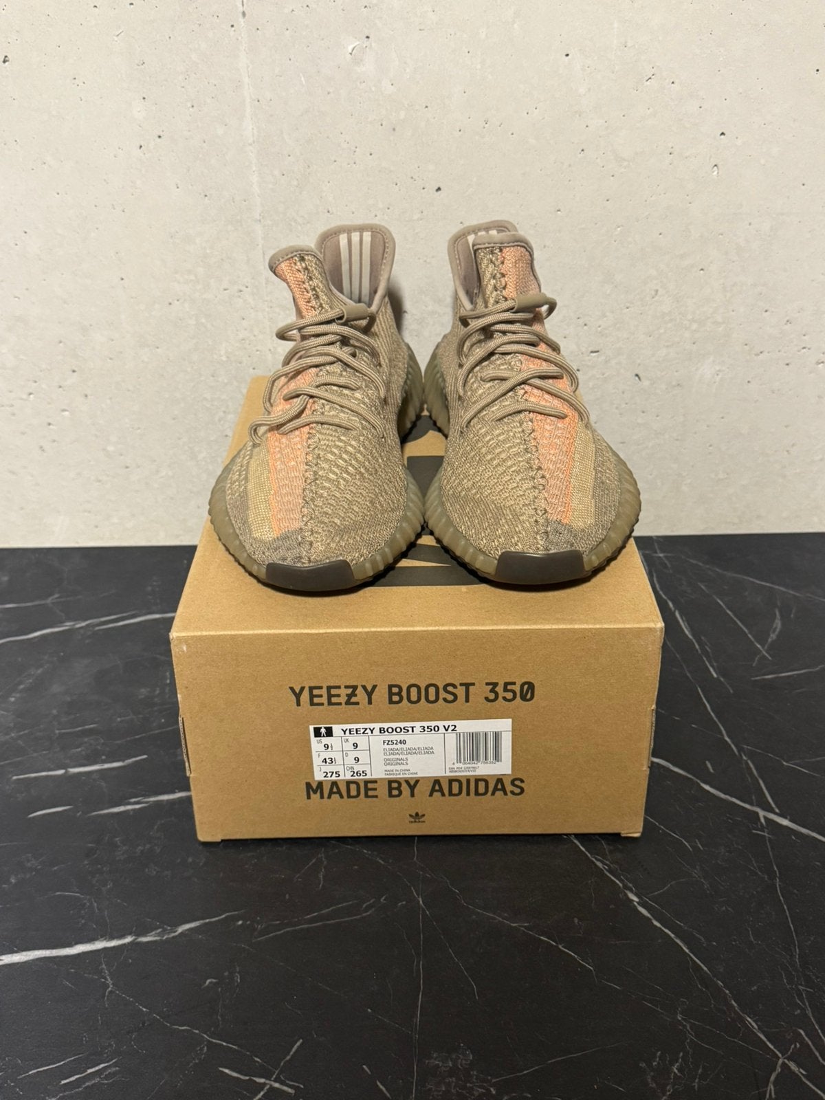 Adidas Yeezy Boost 350 V2 Sand Taupe MAAT 43,1/3, Ophalen of Verzenden, Zo goed als nieuw, Overige kleuren