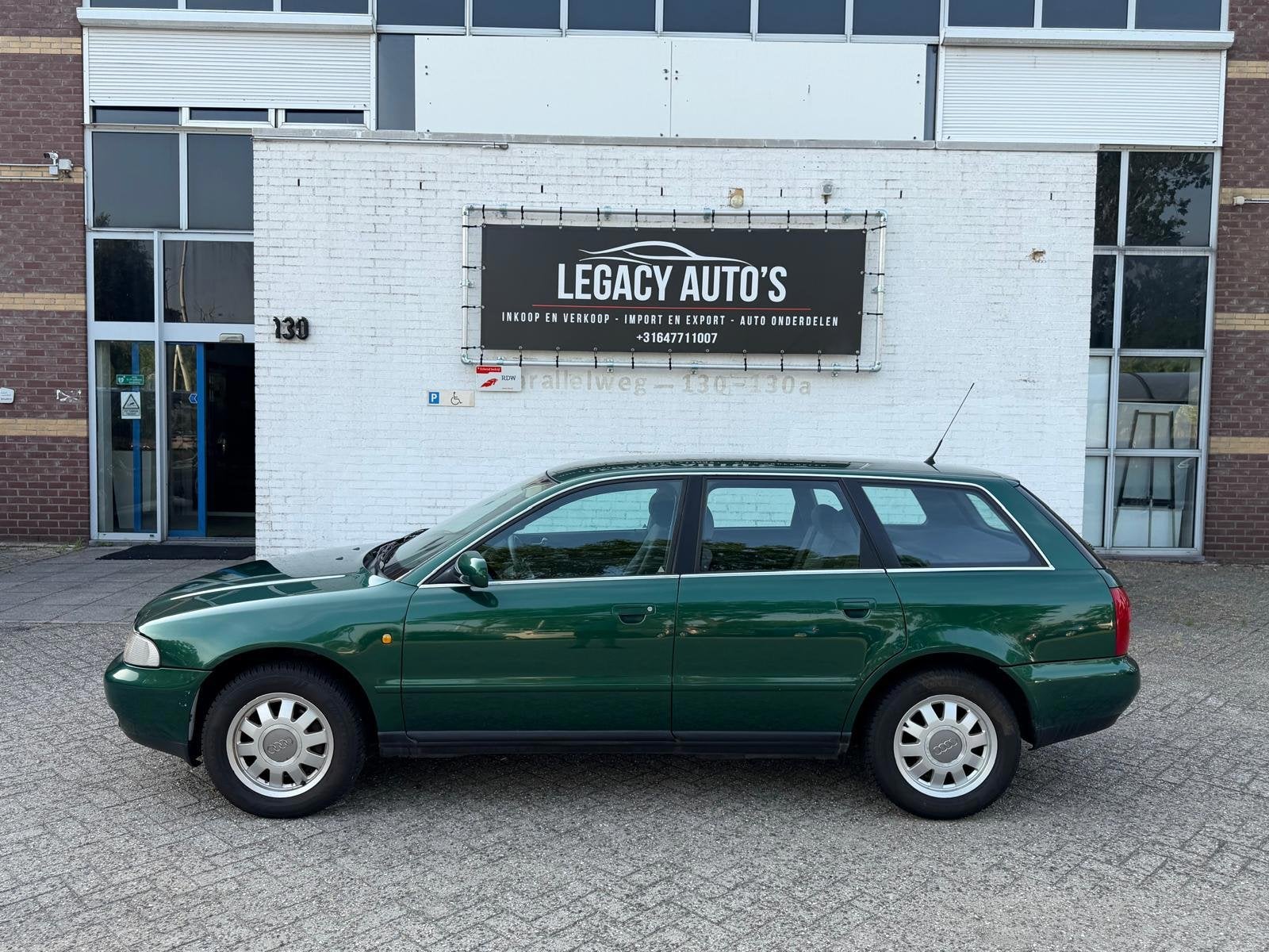 Audi A4 Avant 1.8 5V Advance - UNIEK - RIJDT & SCHAKELT GOED, Auto's, Gebruikt, Zwart, 4 cilinders, A4