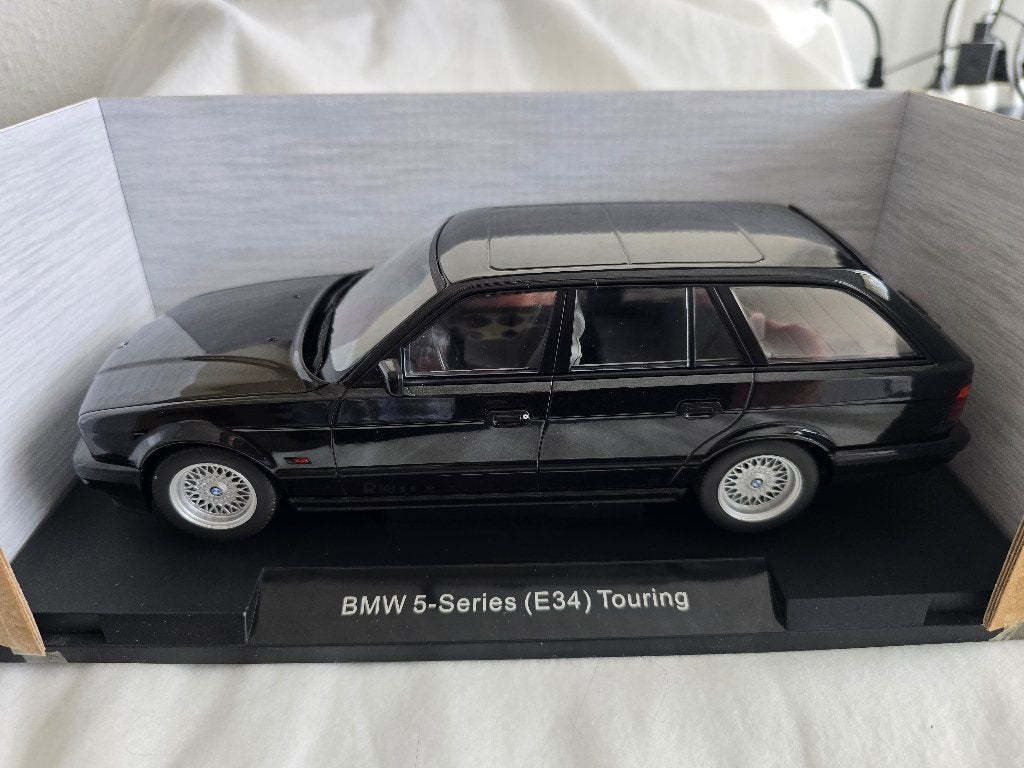 BMW 5 serie e34 touring 1/18, Hobby en Vrije tijd, Modelauto's | 1:18, Ophalen of Verzenden, Nieuw, Auto, Overige merken