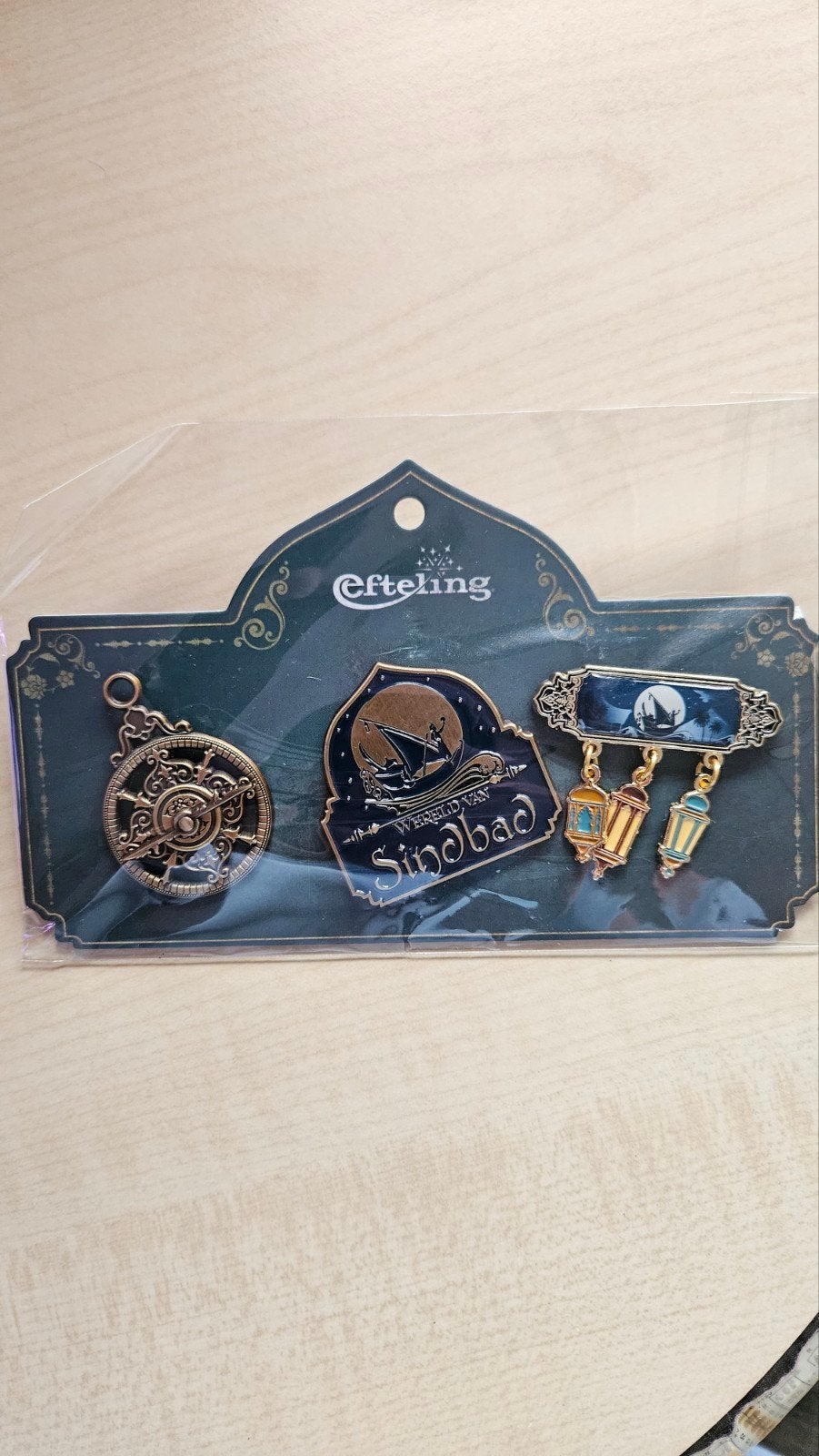 Efteling Sindbad Pin Set, Verzamelen, Efteling, Ophalen of Verzenden, Nieuw, Button of Speldje