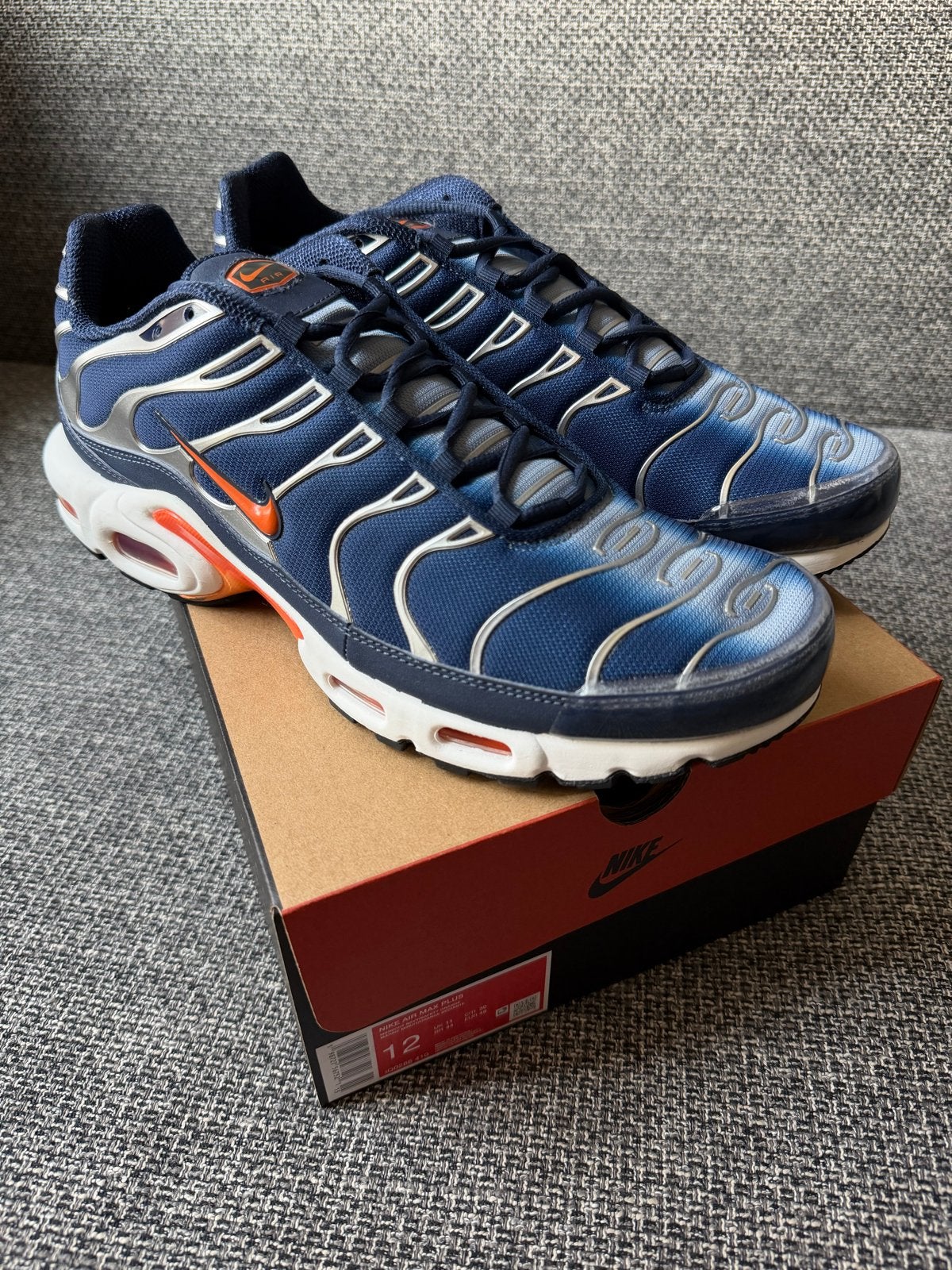 Nike Air Max Plus - Maat 46 - Nieuw in doos, Blauw, Nieuw, Ophalen of Verzenden, Sneakers of Gympen