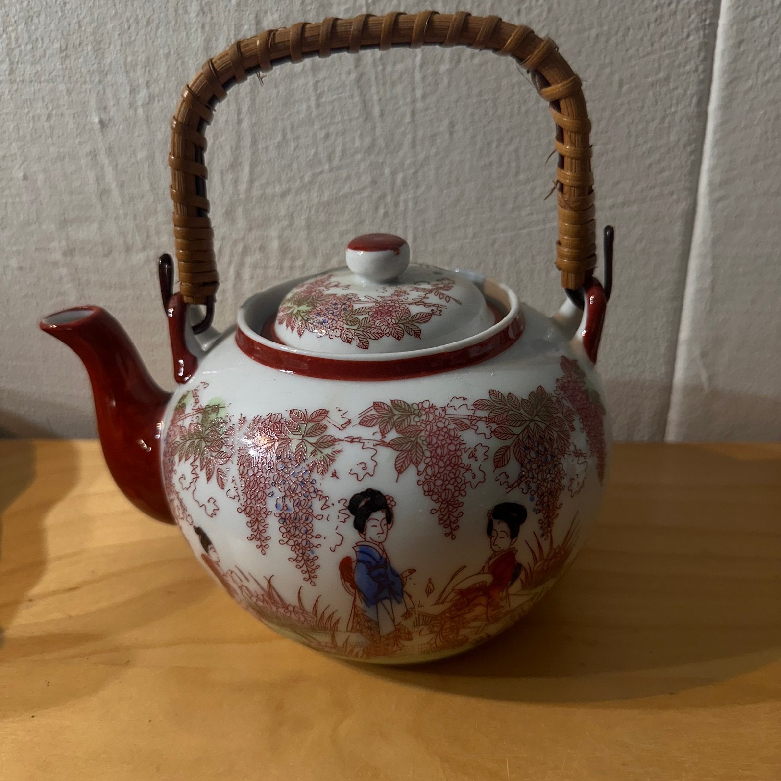 Vintage Aziatische porseleinen theepot met bamboe handvat, Ophalen of Verzenden