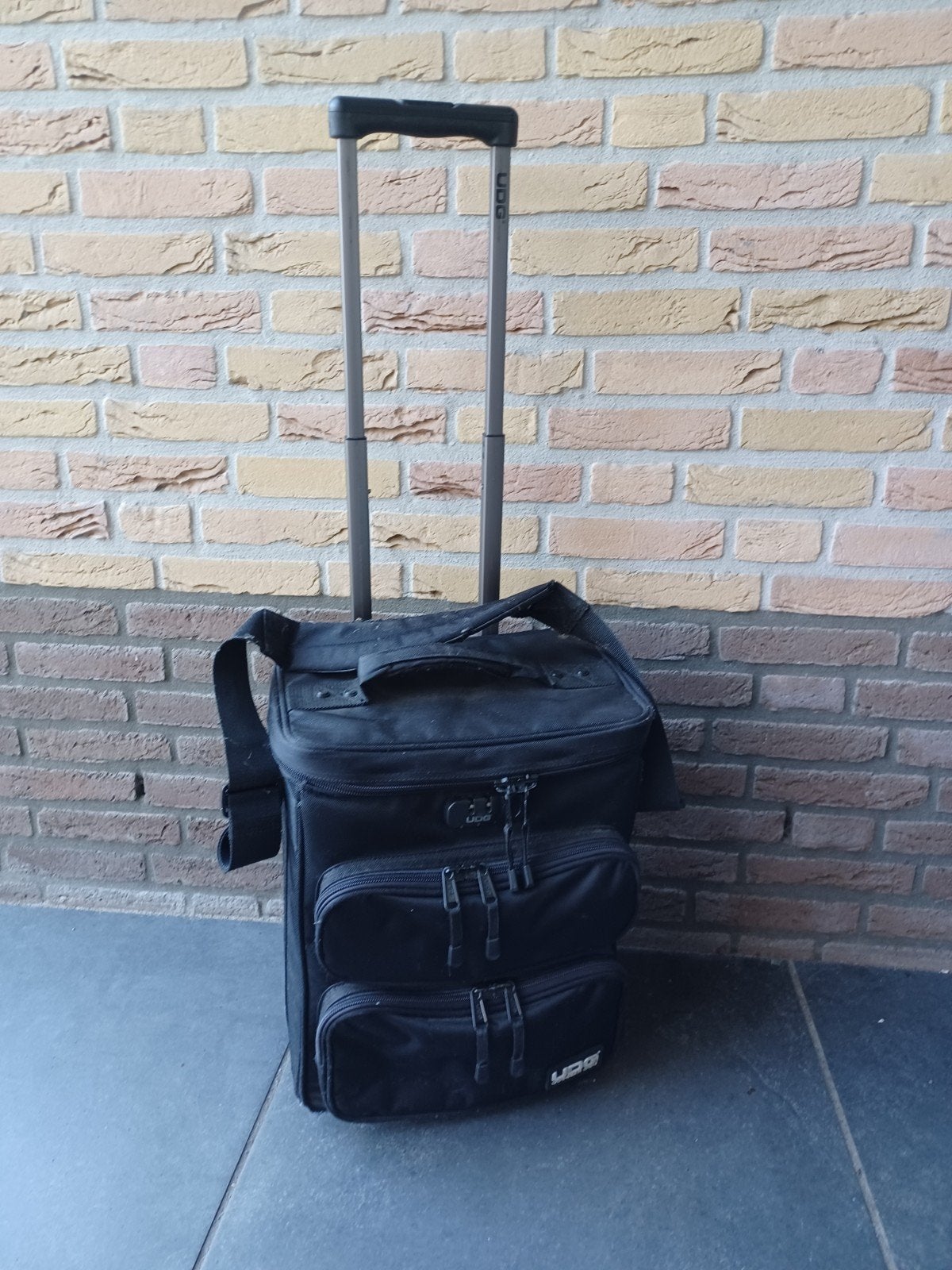 UDG DJ Trolley - Handige en stevige DJ tas op wielen, Muziek en Instrumenten, Dj-sets en Draaitafels, Ophalen, Gebruikt