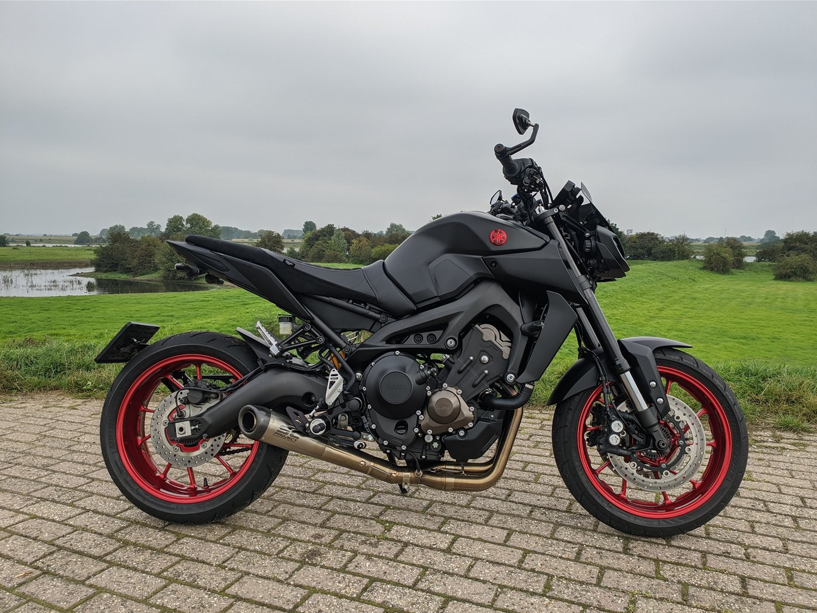 Yamaha MT-09 - Naked Bike met SC Project uitlaat, Ophalen, Gebruikt