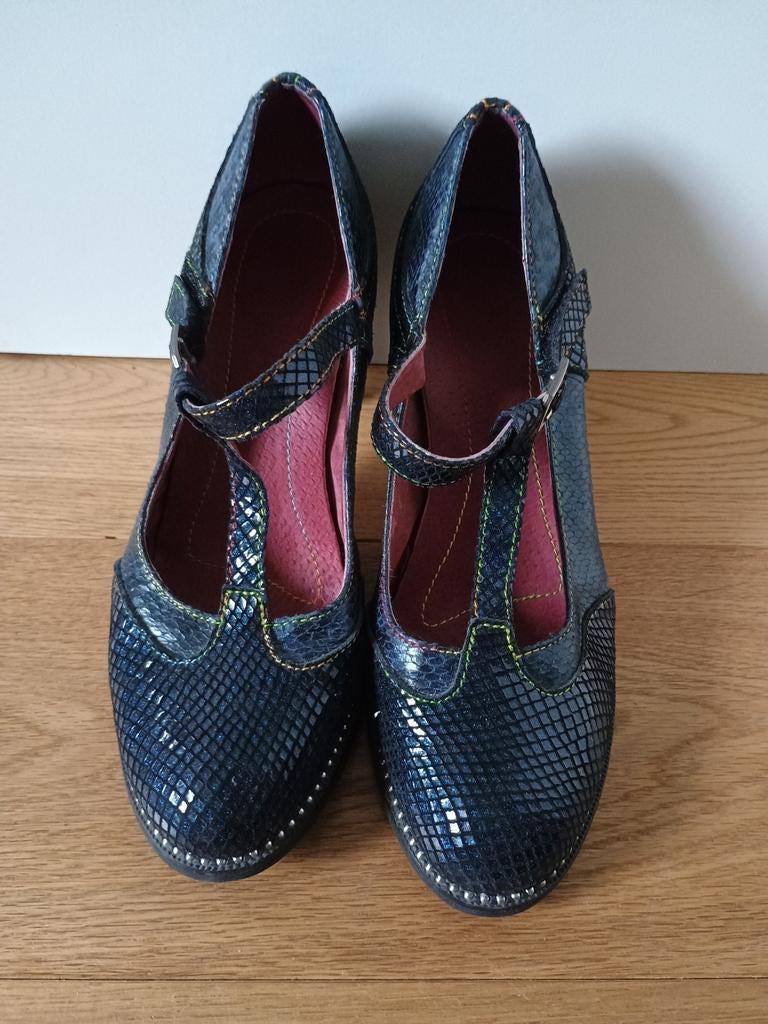Laura Vita maat 38 ALBANE148 lichte beschadiging!, Pumps, Blauw, Ophalen of Verzenden, Zo goed als nieuw