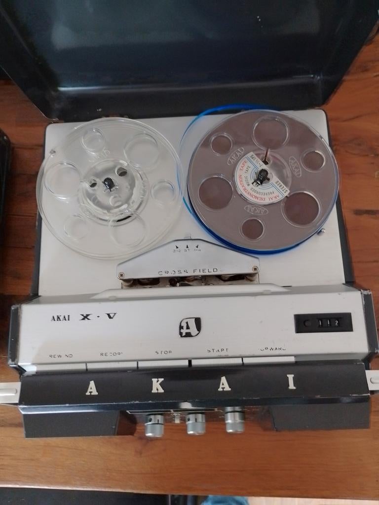 Vier Akai 4 Track Cross Field Bandrecorders te koop, Ophalen, Bandrecorder, Met banden