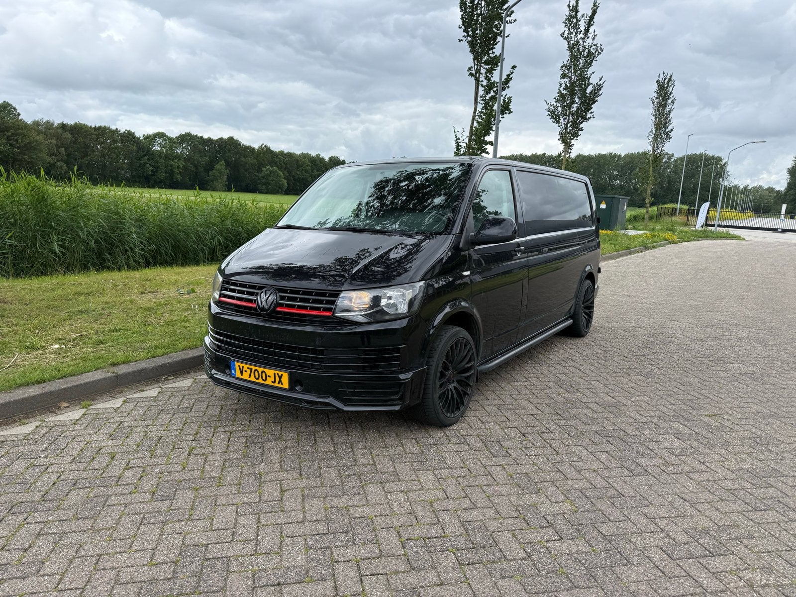 Volkswagen Transporter 2.0TDI 110KW 2016, Auto's, Bestelauto's, 4 cilinders, Volkswagen, Zwart, Leder