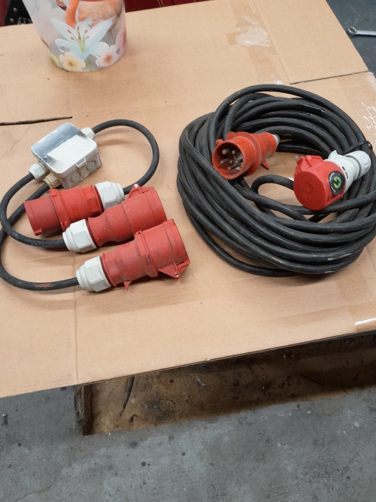 Verlengkabel krachtstroom evt incl splitter., Doe-het-zelf en Verbouw, Elektra en Kabels, Ophalen, Gebruikt, Kabel of Snoer