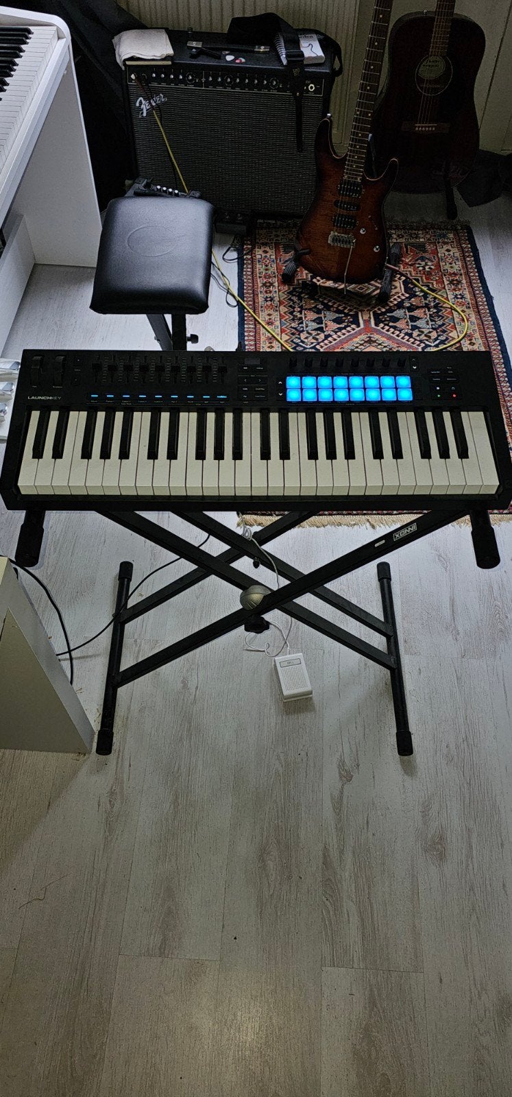 Novation Launchkey 49 MK4 – Nieuw + statief en pedaal, Muziek en Instrumenten, Ophalen of Verzenden, Zo goed als nieuw, Midi-aansluiting